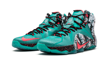 Load image into Gallery viewer, Nike Lebron 12 Xmas Emrld Green/hypr Pnch-dk Emrld