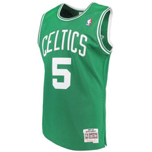 Load image into Gallery viewer, Men&#39;s Mitchell &amp; Ness Kevin Garnett Kelly Green Boston Celtics  Hardwood Classics Swingman Jersey  Green
